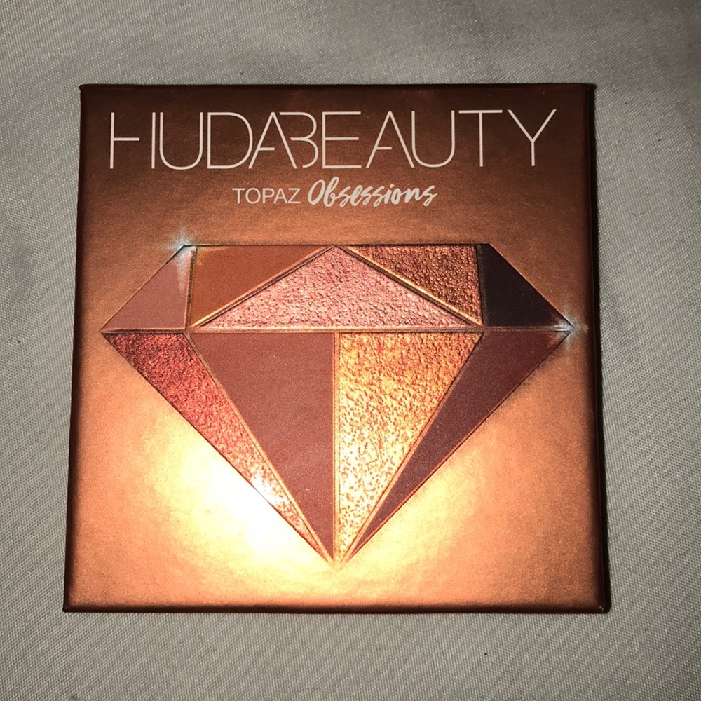 Huda Beauty Topaz Obsessions Eyeshadow Pallet